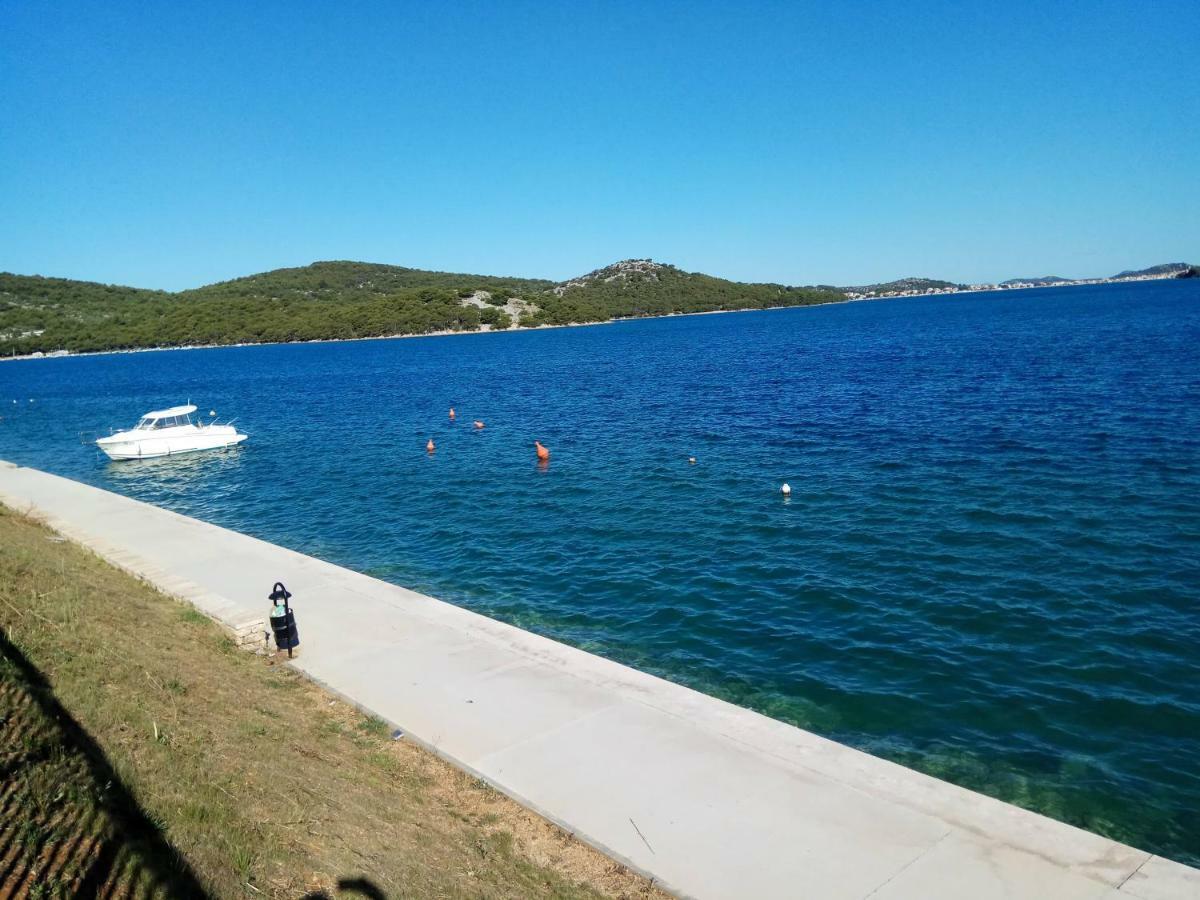 Apartman Slava Tisno Dış mekan fotoğraf